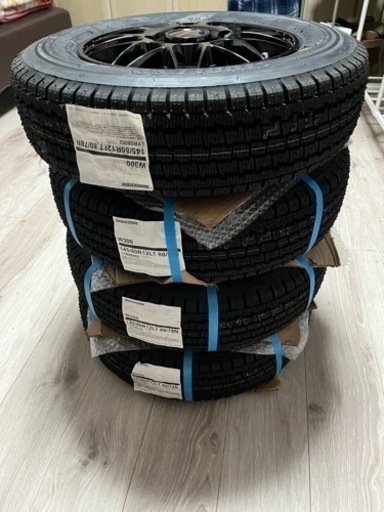 12インチ　スタッドレス新品