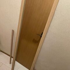 木製スタンドミラーの画像