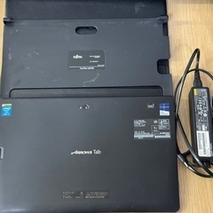 ❗️お手渡しのみ❗️最終値下げ済み❗️ ARROWS Tab Q704/H FARQ0100H 第4世代Corei3-4010U 本体+ケース+充電器の画像