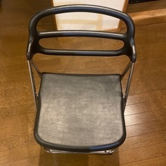 無料 折りたたみ椅子