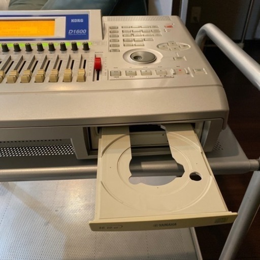 KORG D1600 マルチトラックレコーダー