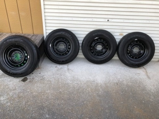 ハイエースタイヤホイール