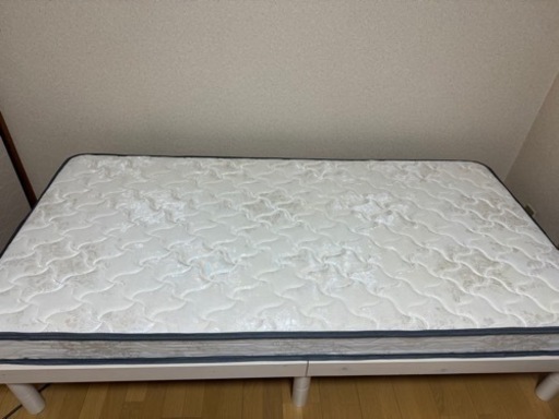 家電一式とベッド
