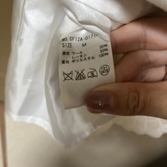 白　コート　刺繍　ビジューボタン　Mサイズの画像