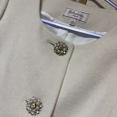 白　コート　刺繍　ビジューボタン　Mサイズの画像