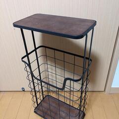 トイレットペーパー収納　上にスマホ置けます