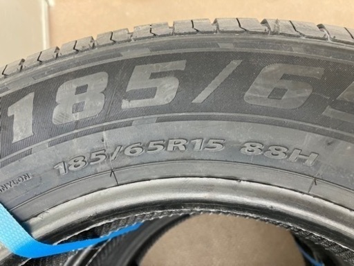 新品未使用15インチ輸入タイヤ　残り２本‼︎