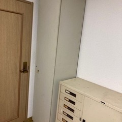 本棚　鉄製　の画像