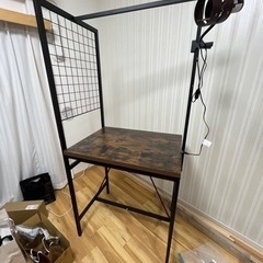 カウンターテーブル　組み立て済み未使用品