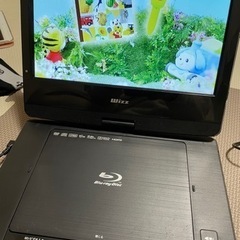お話中　wizz ポータブルブルーレイDVDプレーヤー　10.1型