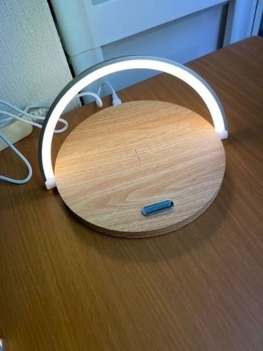 携帯電話チャージスタンド　ライト付