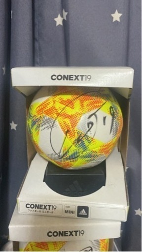 ジャーメイン良選手のサイン入りミニサッカーボール