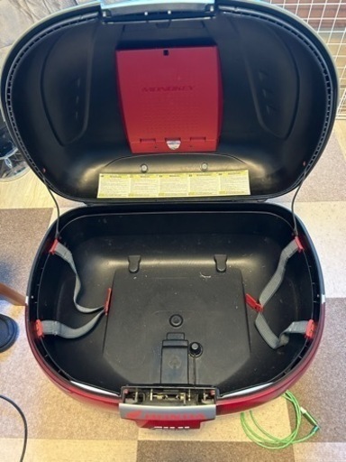 GIVIのキャリーBOX