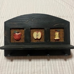 カントリー雑貨　りんごモチーフのウォールシェルフ