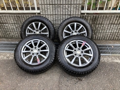 スタッドレスタイヤ　国産 バリ山　少使用　215/65 R16 4本セット　アルファード20系30系・ヴェルファイア用