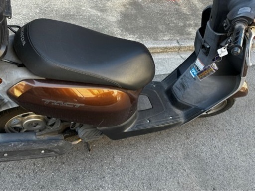 ホンダ　タクトベーシック(リアボックス付き)