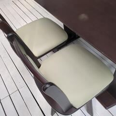 ダイニングテーブルの画像