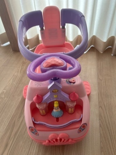 プリンセス　足蹴り車　1歳〜