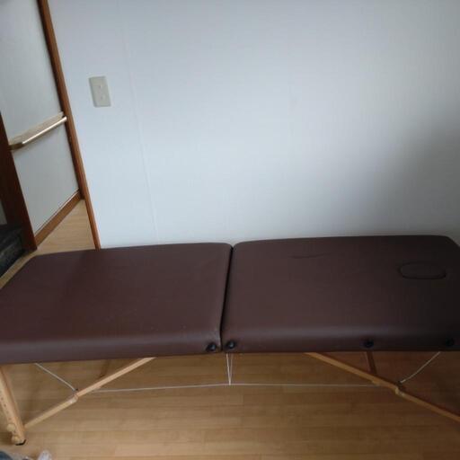 折りたたみ木製マッサージベッド（有孔）値段交渉あり