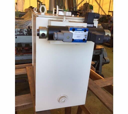 油圧装置（571）