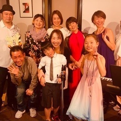 発表会はプロのピアニストの伴奏で気持ちよく歌って下さい。の画像