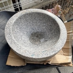 交渉中　石臼を下ろすのを手伝ってください