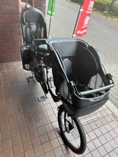 20インチ　内装３段変速　ledオートライト　三人乗り　前後チャイルドシート付き　ブラック　