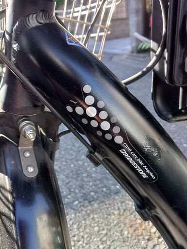036?バカ良心的な電動自転車屋です。?ブリヂストン、ヤマハ共同生産モデル。  ?土日もお子様と土足のまま、いろいろなタイプのご試乗が