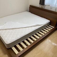 中古クイーンベッドセットの画像
