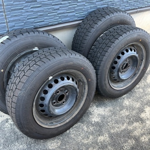 175/65R14 スタッドレス　ICENAVI7 バリバリ溝