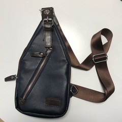 ネイビーショルダーバッグ　メンズ