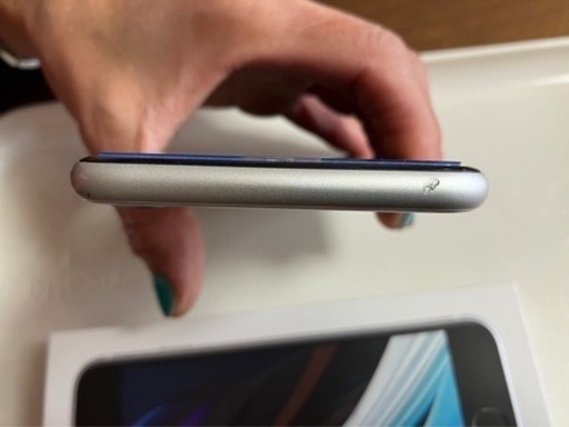 iPhone SE 第2世代 ホワイト 64 GB SIMフリー