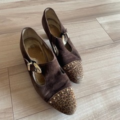 無料　パンプス23センチぐらい