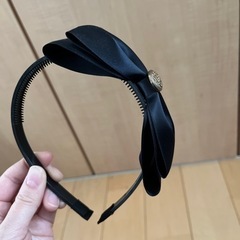リボン付きカチューシャ・濃紺　美品