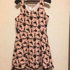 【新品未使用】花柄ワンピース
