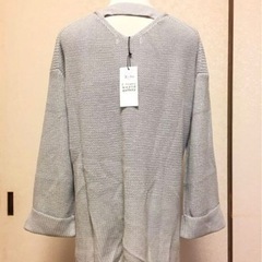 【新品未使用】ニットプルオーバーの画像