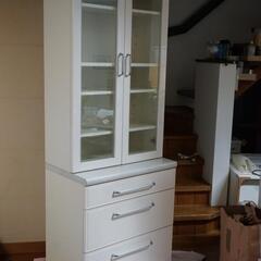 食器棚、白、2500円、お早めにお願いします！