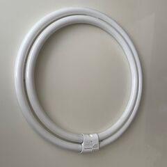蛍光灯（FHD専用）新品1＋おまけ中古1の画像