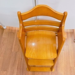 12AG1 KATOJI カトージ 椅子 子供用 キッズチェア 22342 茶色系 イス チェア の画像