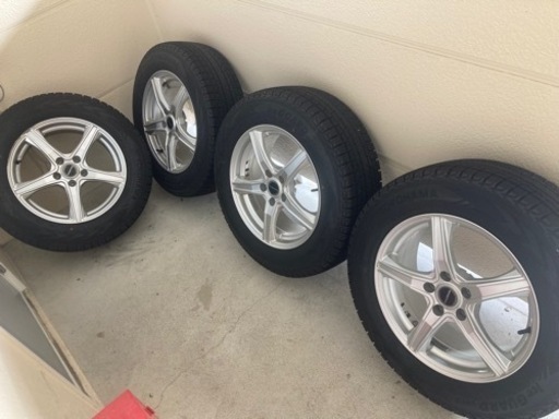 スタッドレスタイヤ4本ホイール付き225/65r17【エクストレイル】