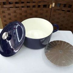 栗原はるみ 鉄ホーロー煮込み鍋 24cm 5.0L ネイビー スチームプレート付き「Kurihara Harumi」 美品 両手鍋 札幌 北20条店の画像