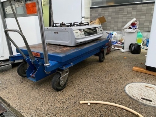 300kgテーブルリフター