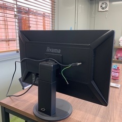 パソコン 27インチの大きめモニター iiyama製品の画像