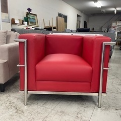 赤い合成皮革の1人掛けソファ　レトロ 赤い合成皮革の1人掛けソファ レトロ