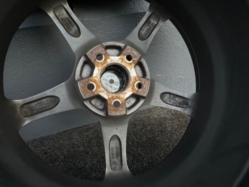 車のパーツ タイヤ、ホイール