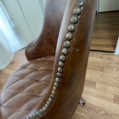 キャスター付き椅子の画像