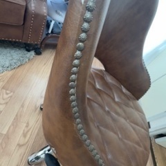 キャスター付き椅子の画像