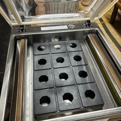 国内販売メーカー MOPACK. 単相200V 自動 真空包装機 MOL-400W チャンバー式 業務用 真空パック器  完全真空OKの画像