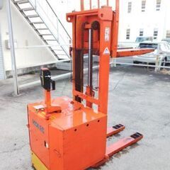 商談中　バッテリー　フォークリフト　家庭用100ｖ　