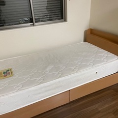 シングルベッド